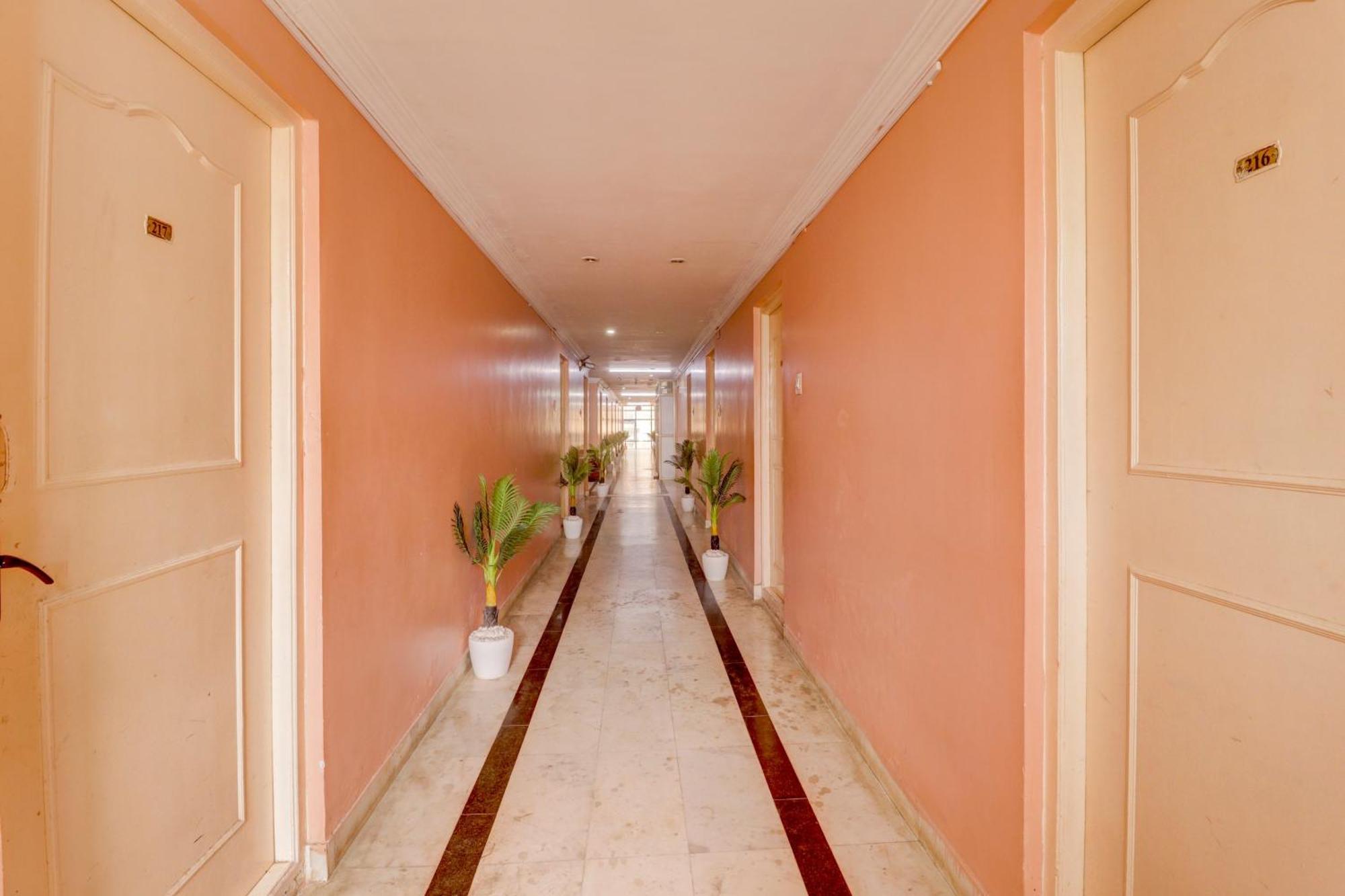 Collection O Royal Comfort Bangalore Bagian luar foto